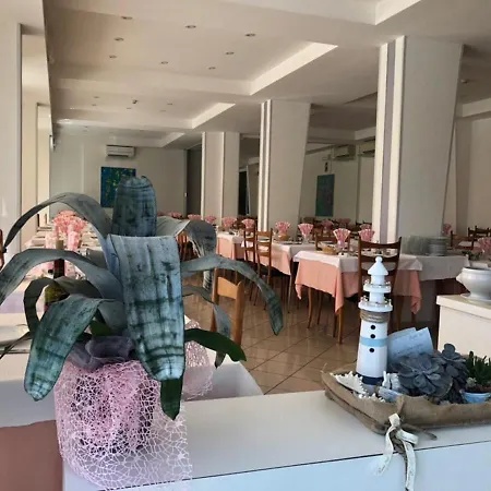 Отель Alda Червия